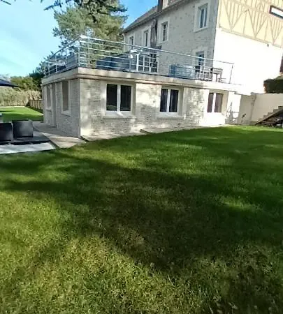 Le Chêne Pommier Proche Honfleur *